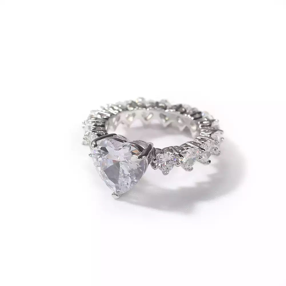 ICY HEART RING - officialdripdoll