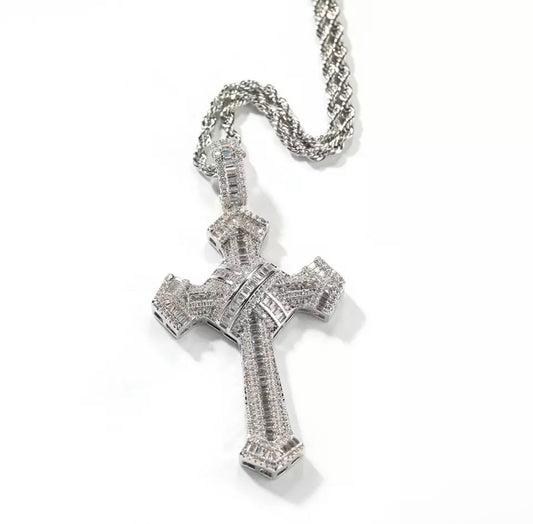 BAGUETTE POINTY CROSS PENDANT